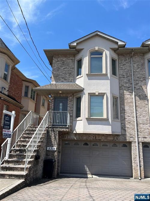 531 2nd St, Palisades Park, NJ, 07650-1801 | Card Image