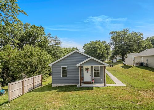 1109 W Vine St, Brownstown, IN, 47220-1032 | Card Image