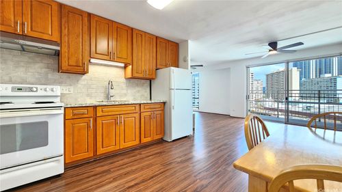 apt-903-1655 Makaloa St, Honolulu, HI, 96814-3910 | Card Image