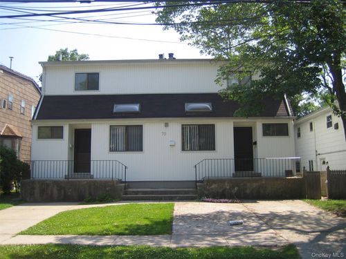 b-70 Hickory Rd, Port Washington, NY, 11050-1518 | Card Image