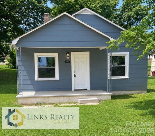 1812 Wilson W Lee Blvd, Statesville, NC, 28677-7138 | Card Image
