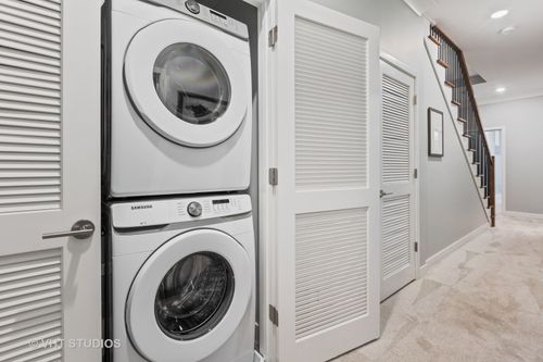 1-4014 N Mozart St, Chicago, IL, 60618-2707 | Card Image