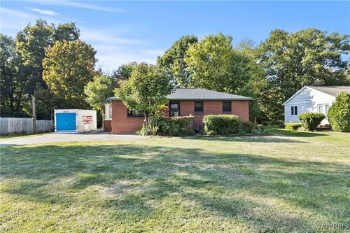 6368 Center St, Lake View, NY, 14085-9501 | Card Image