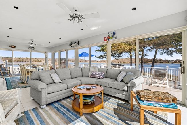 62 Crafts Rd, House other with 5 bedrooms, 2 bathrooms and 6 parking in Gloucester MA | Image 6