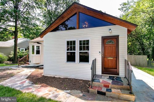 2904 Fairmont St, FALLS CHURCH, VA, 22042-1307 | Card Image