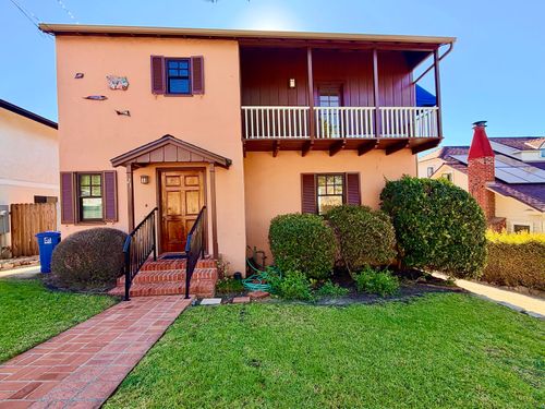 21 W Quinto St, Santa Barbara, CA, 93105-3922 | Card Image