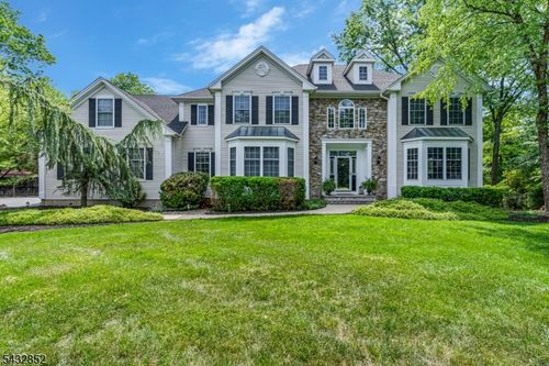 8 Yohn Dr, Bridgewater, NJ, 08807-2151 | Card Image