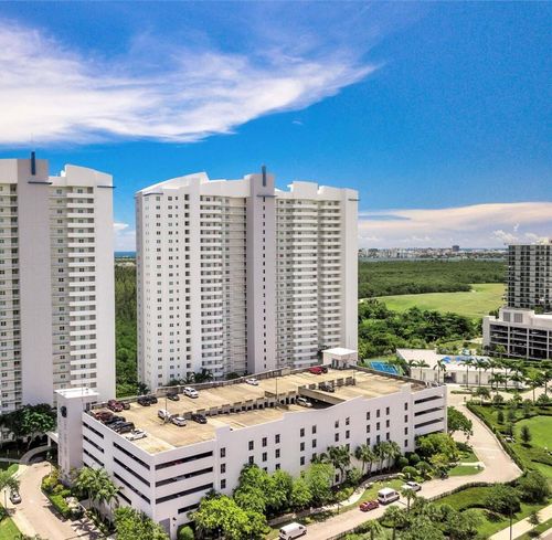 202-15051 Royal Oaks Ln, North Miami, FL, 33181-2457 | Card Image