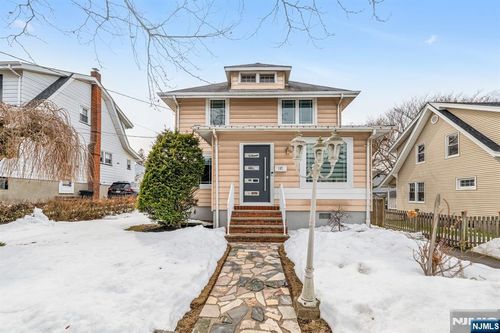 107 Chestnut St, Rochelle Park, NJ, 07662-3732 | Card Image