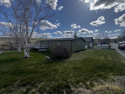 299 4th St, Maupin, OR, 97037-9234 | Card Image