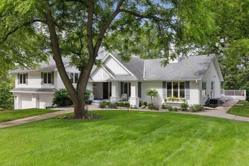 145 Smith Ave, Wayzata, MN, 55391-9512 | Card Image