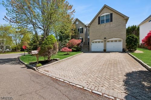 9 Tartan Dr, Basking Ridge, NJ, 07920-3743 | Card Image