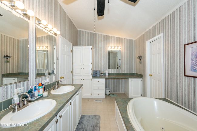 Primary en suite | Image 25