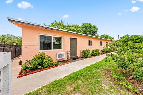 a-612 Nw 10th Ter, Fort Lauderdale, FL, 33311-8067 | Card Image