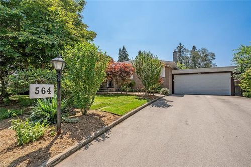 564 Maplehill Dr, Burlington, ON, L7N2W3 | Card Image