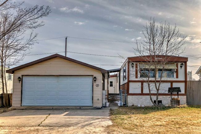 2 21 A Street Close, Home with 2 bedrooms, 1 bathrooms and 4 parking in Bowden AB | Image 1