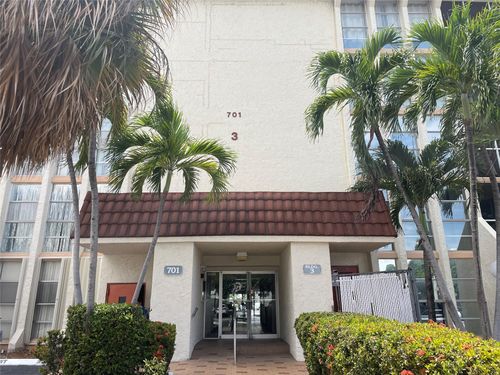 apt-218-701 Three Islands Blvd, Hallandale Beach, FL, 33009-2832 | Card Image