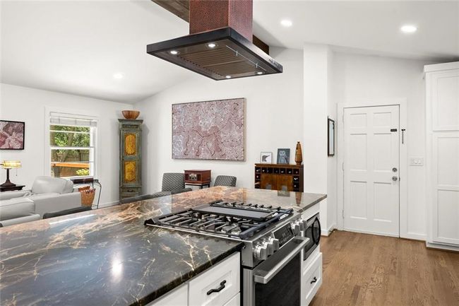 6875 Sunny Brook Ln, House other with 3 bedrooms, 2 bathrooms and 2 parking in Sandy Springs GA | Image 27