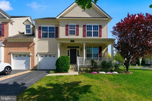 313 Lewisburg Ln, MARTINSBURG, WV, 25403-1303 | Card Image