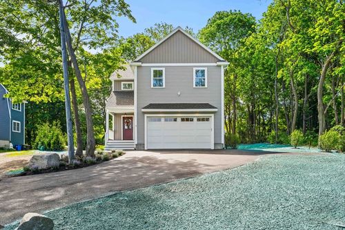5 Ciaramitaro Ct, Gloucester, MA, 01930-1202 | Card Image