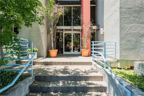 unit-104-5151 Balboa Blvd, Encino, CA, 91316-3462 | Card Image