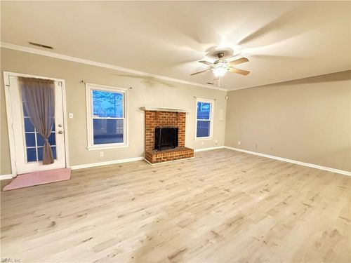 5331 Kindlewood Dr, Virginia Beach, VA, 23455-6612 | Card Image