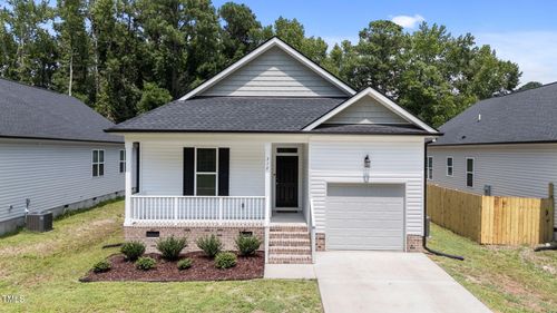312 Yukon St, Kenly, NC, 27542-9152 | Card Image