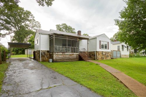 3303 E 13th Ave, Sheffield, AL, 35660-1647 | Card Image