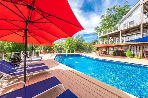 63 Grey Rd, South Fallsburg, NY, 12779-5322 | Card Image