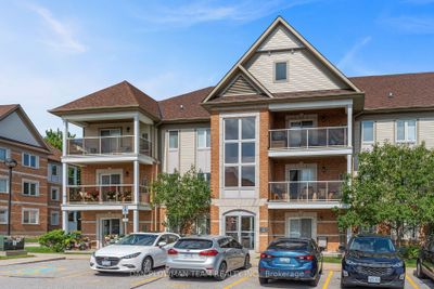 102 - 120 Aspen Springs Dr, Condo with 2 bedrooms, 1 bathrooms and 1 parking in Clarington ON | Image 2