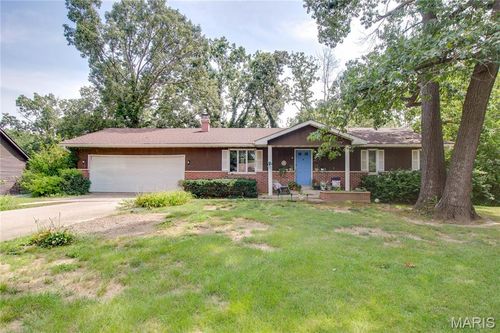 17652 Ridge Drive, Carlinville, IL, 62626 | Card Image