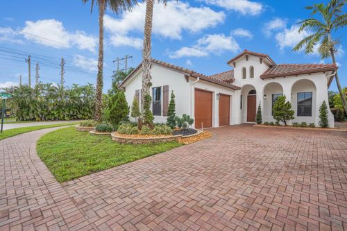 8504 Nw 37th Ct, Pembroke Pines, FL, 33024-5193 | Card Image
