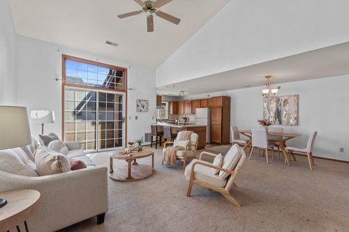 2005 S 102nd St, WEST ALLIS, WI, 53227-1387 | Card Image