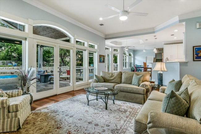 1208 Verdant Way, House other with 4 bedrooms, 3 bathrooms and 4 parking in Austin TX | Image 4