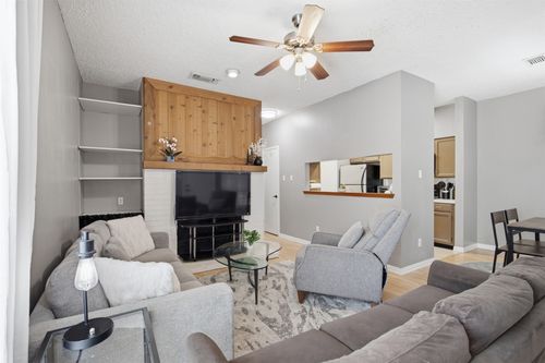 206-908 Poplar St, Austin, TX, 78705-3929 | Card Image