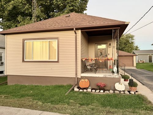 111 N Milwaukee St, Mark, IL, 61340-1041 | Card Image