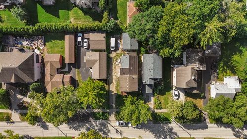 19 E 56th St, Westmont, IL, 60559-2032 | Card Image