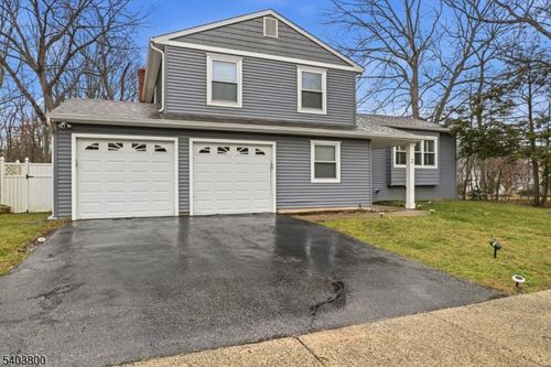 2 Pioneer Dr, Howell, NJ, 07731-1618 | Card Image