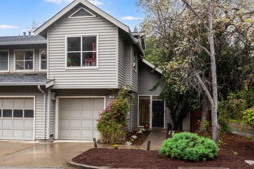 18 Ryan Ct, Stanford, CA, 94305-1062 | Card Image