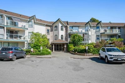 121 - 27358 32 Ave, Condo with 1 bedrooms, 1 bathrooms and 1 parking in Langley BC | Image 1