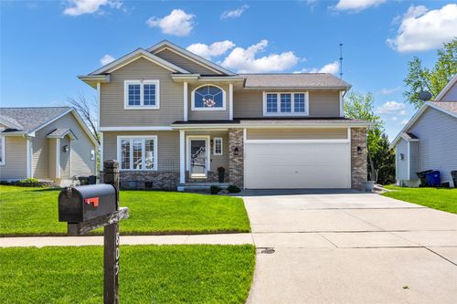 805 71st St Ne, Cedar Rapids, IA, 52402-7292 | Card Image