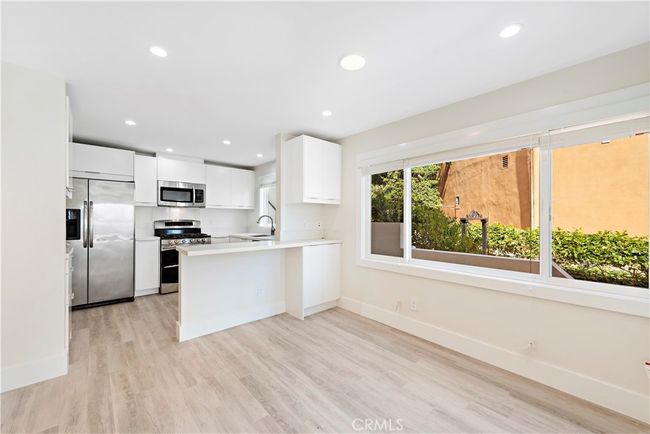 827 Cliff Dr, Condo with 2 bedrooms, 2 bathrooms and 1 parking in Laguna Beach CA | Image 11