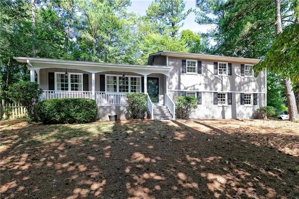 Leesburg Trl, Woodstock, GA 30189