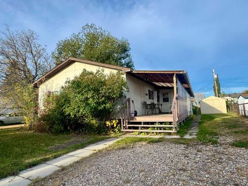 5212 52a Street, Eckville, AB, T0M0X0 | Card Image