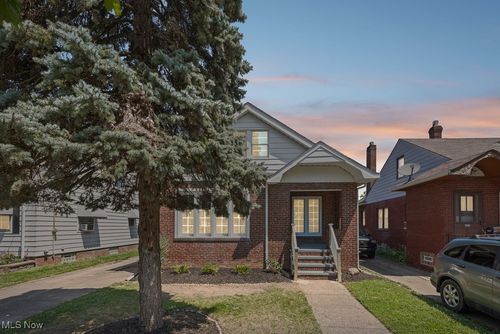 5902 Vandalia Ave, Cleveland, OH, 44144-3949 | Card Image