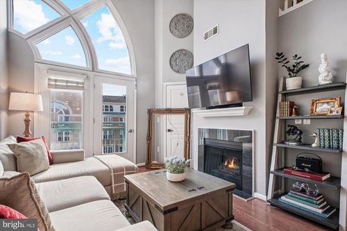 apt-415-12000 Market St, RESTON, VA, 20190-6203 | Card Image