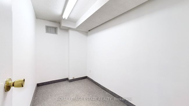 B101 - 2558 Danforth Ave, Home with 0 bedrooms, 0 bathrooms and null parking in Toronto ON | Image 4
