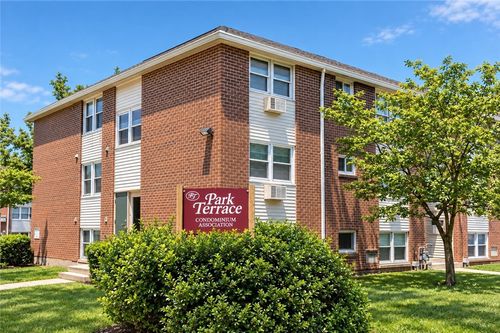 6-76 Park St, Pawtucket, RI, 02860-1366 | Card Image
