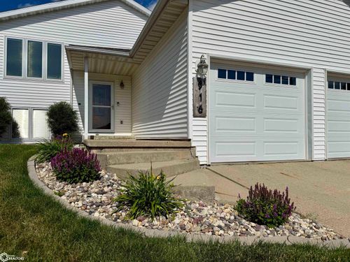 916 Amy Cir, Carroll, IA, 51401-2630 | Card Image