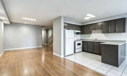 77 Sunway Sq, Markham, ON, L3P7X5 | Card Image